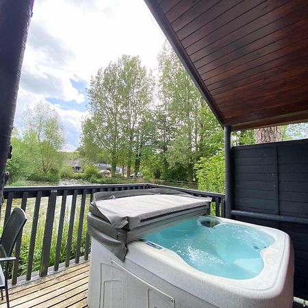 Otter 4 Hot Tub - Huntersmoon-Warminster-Bath-Salisbury Exterior foto