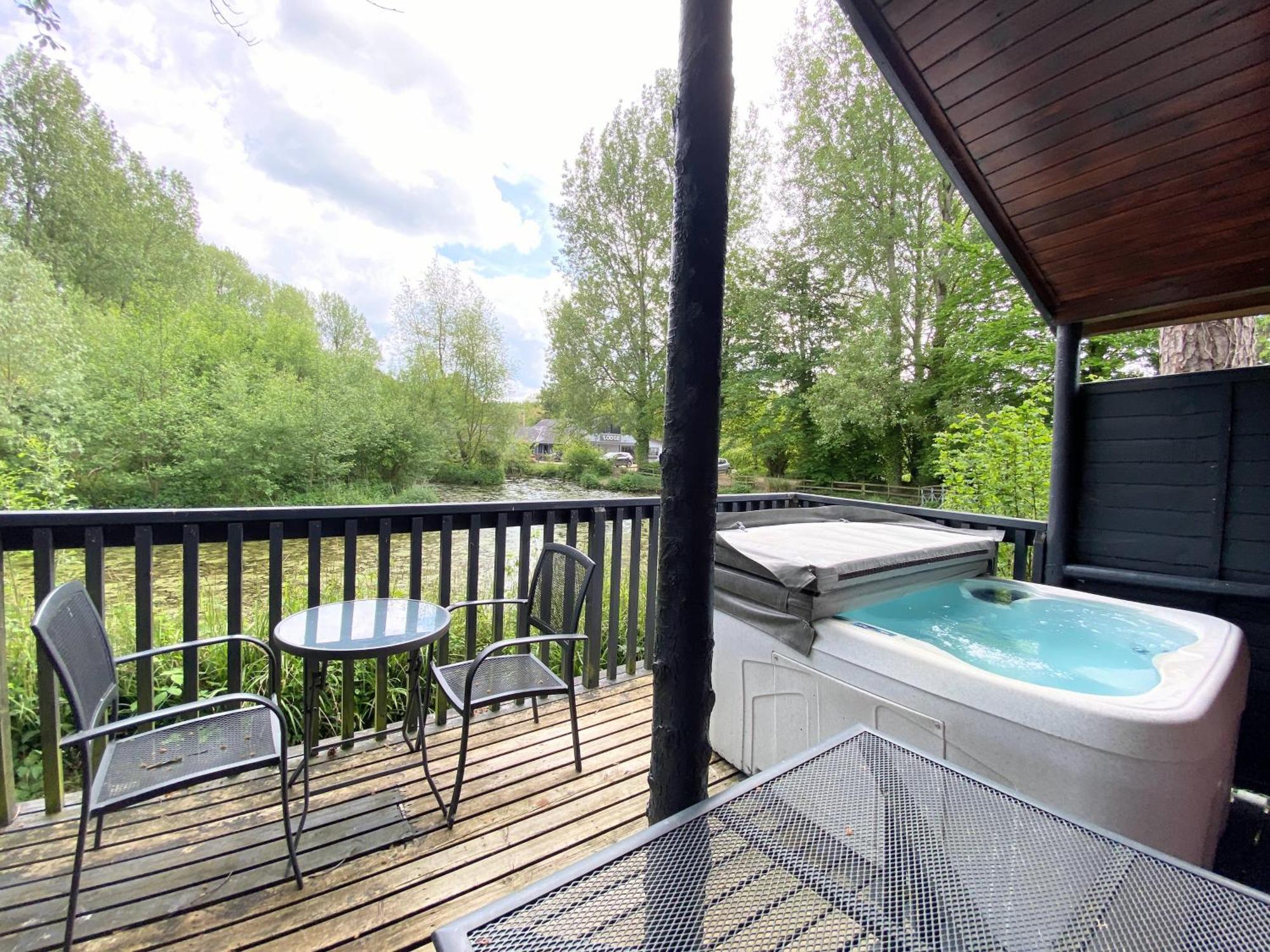 Otter 4 Hot Tub - Huntersmoon-Warminster-Bath-Salisbury Exterior foto