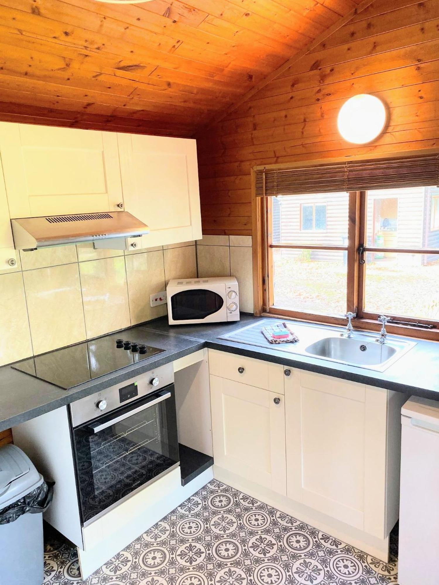 Otter 4 Hot Tub - Huntersmoon-Warminster-Bath-Salisbury Exterior foto